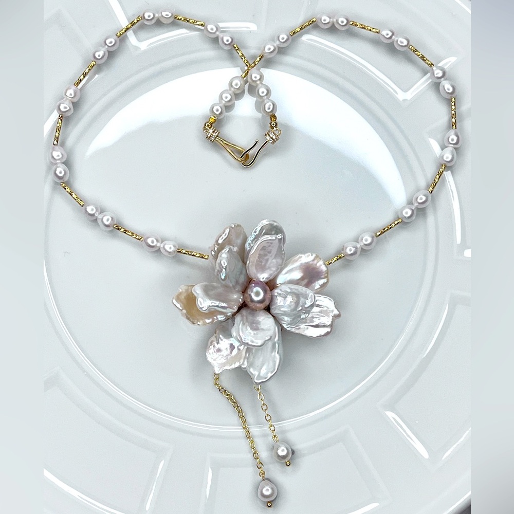 Handmade High Quality Freshwater Keshi Pearl Big Flower 🌺 Necklace 17”